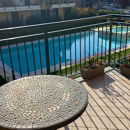 Pool Apartment Белладжо Екстер'єр фото